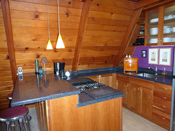 2nd image of 390 Lardin Way