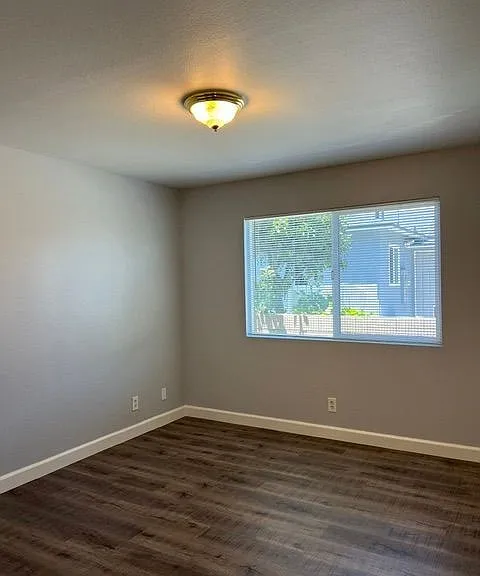 155 N Bitterbush St #B — Photo 3