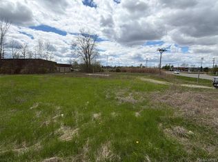 3155 W Thompson Rd, Fenton, MI 48430