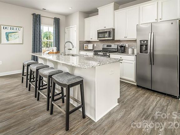 3rd image of 2516 Grantham Place Dr #1001-B