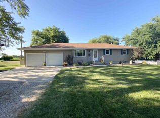3828 Lakeview Ln, Columbus, NE 68601