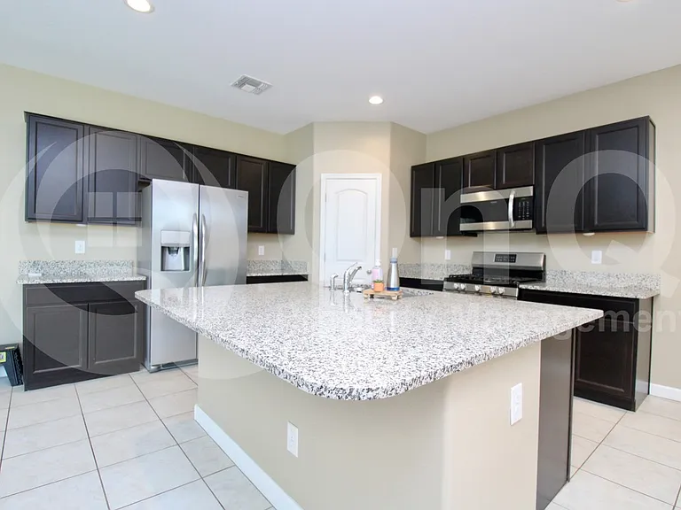 30425 W Picadilly Rd — Photo 3