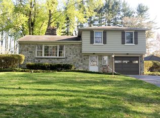 109 Lakeview Dr, Coatesville, PA 19320