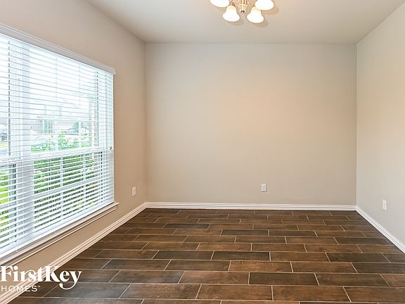 4th image of 10019 Chase Ct