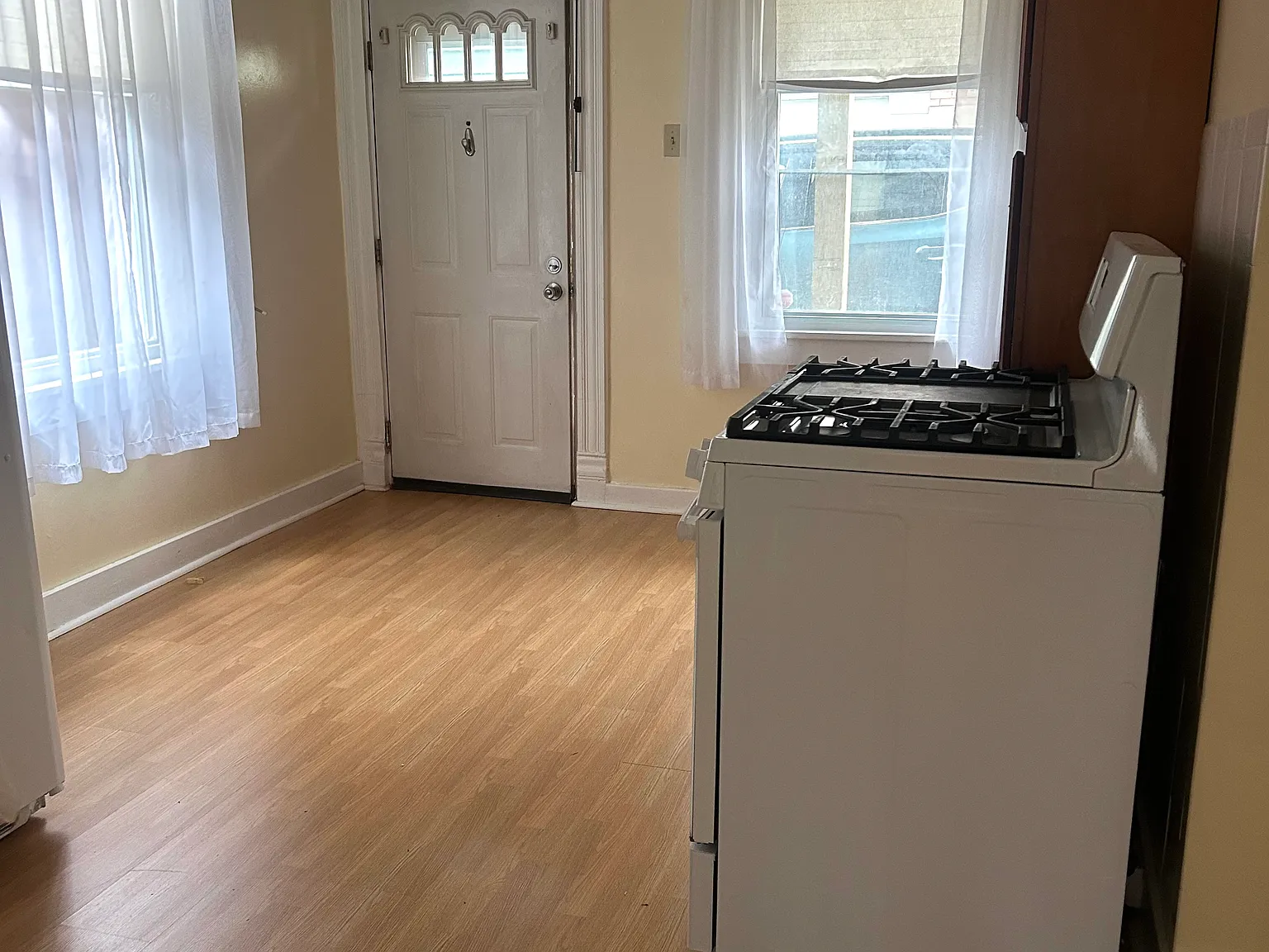 1 bed, 1000 sqft, $1,450 — Photo 4