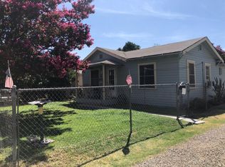 651 S 7th St, Kerman, CA 93630