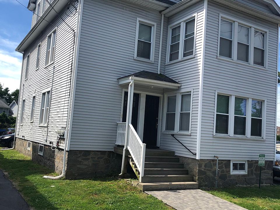 Front view of property (Rental is on 3rd floor)
