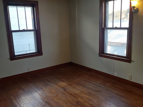 3rd image of 27 Ontario St Unit 2