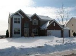 765 Ali Ln, Victoria, MN 55386