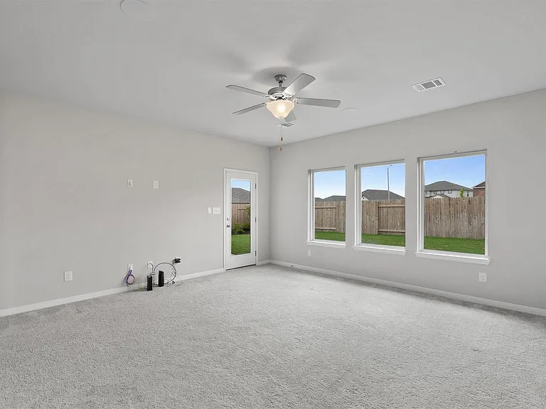 209 Golden Plains Pkwy — Photo 13