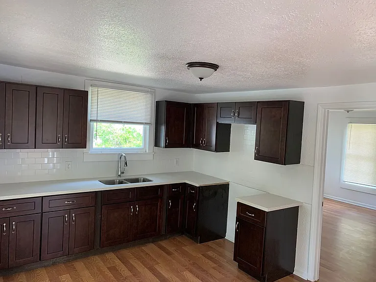2585 Orange St — Photo 8