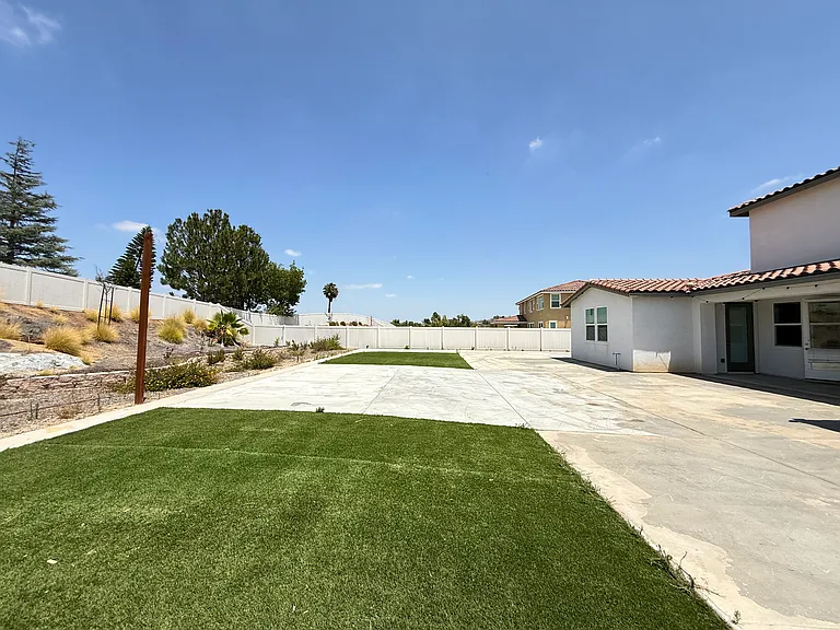 14072 Volare Ct — Photo 34