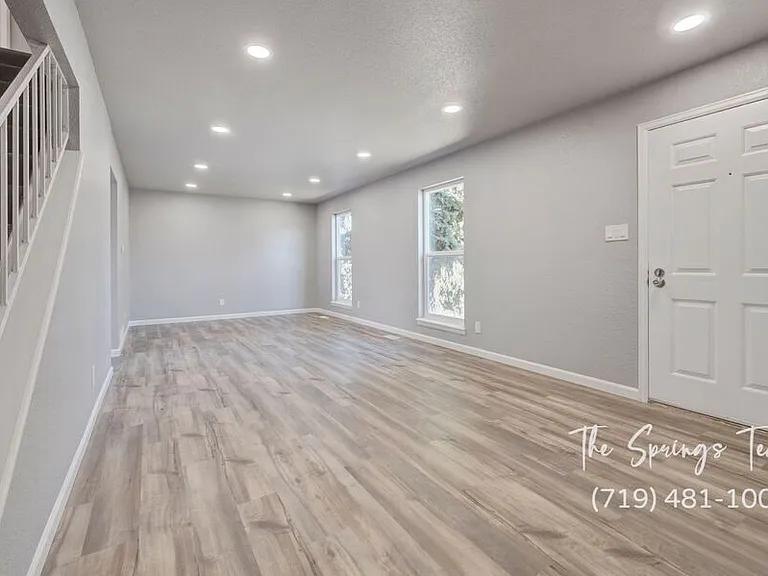 6460 Bugle Dr — Photo 4