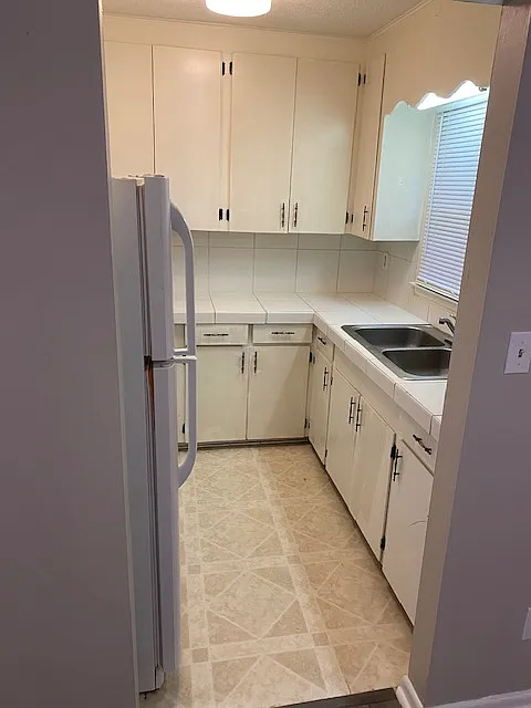 1 bed, 550 sqft, $995 — Photo 3