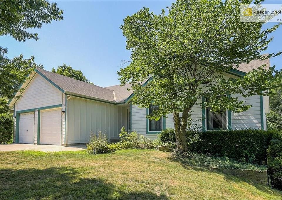 True ranch / reverse 1.5 story home.