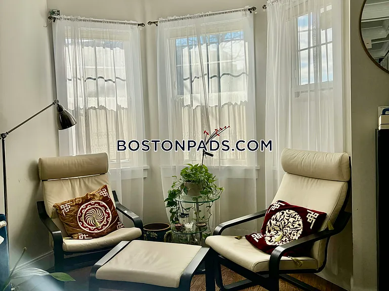 7 Webster St #1 — Photo 12