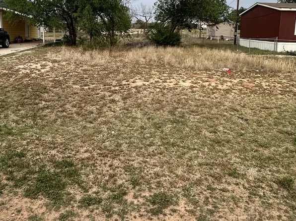 430 S 2nd St, Slaton, TX 79364