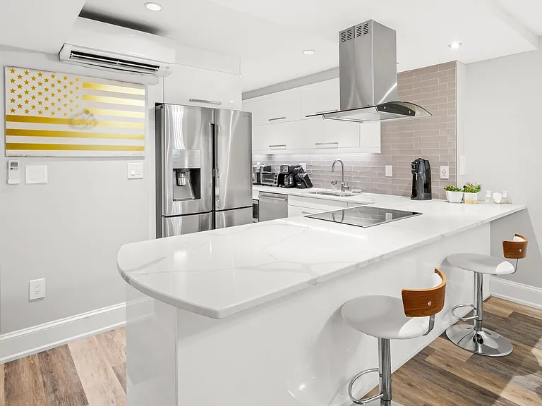 506 Seward Sq SE #1 — Photo 16