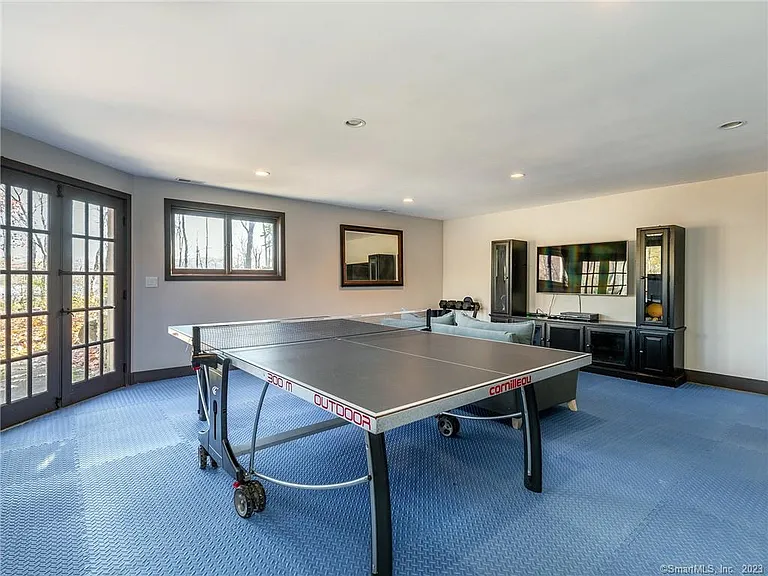 321 W Shore Rd — Photo 26
