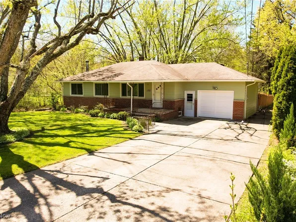 132 Forest Hill Dr, Amherst, OH 44001
