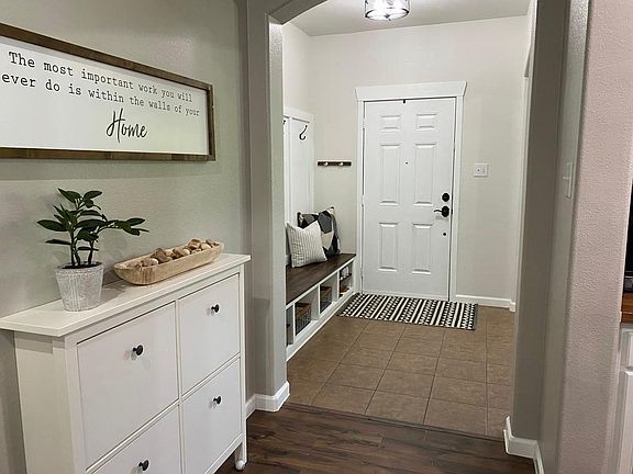 5th image of 3800 Sapphire St