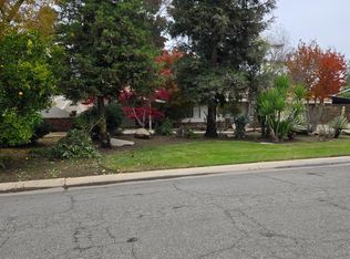 5867 E Club View Dr, Fresno, CA 93727