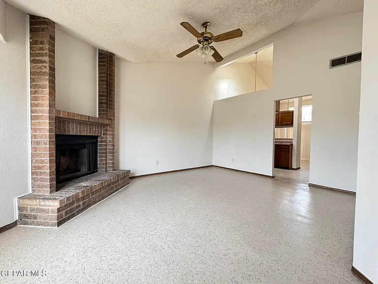11357 Lake Erie Dr — Photo 5