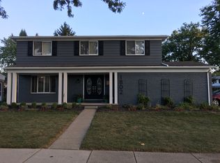 1802 Lakewood Dr, Troy, MI