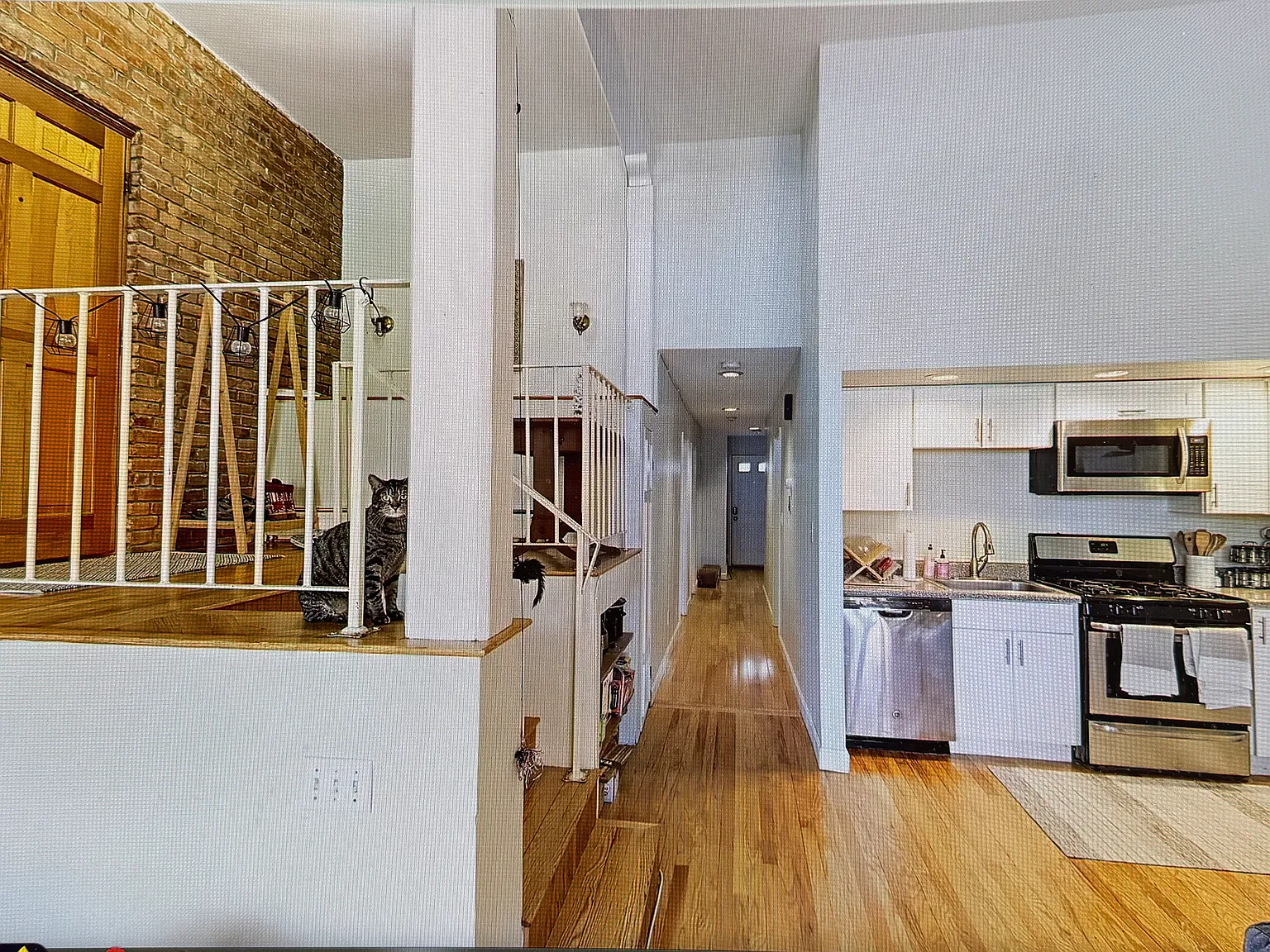 3 bed, 1200 sqft, $3,600 — Photo 2