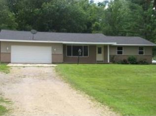 744 Grandview Rd, Hortonville, WI 54944