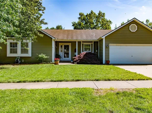 3817 Stetson Dr, Lawrence, KS 66049