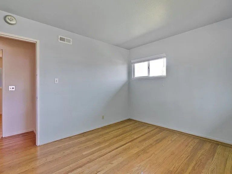 160 Kit Carson Ct — Photo 36