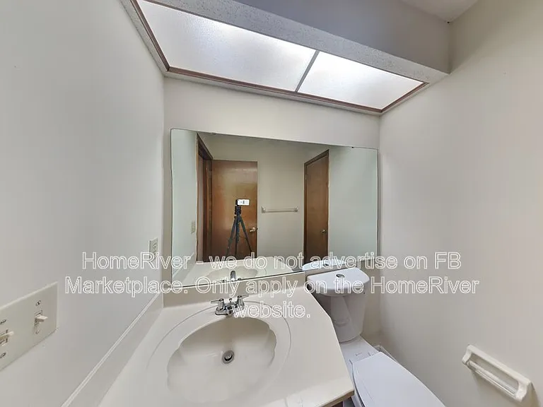 1174 Romaine Cir E — Photo 13