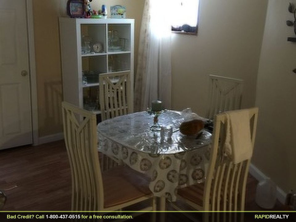 2nd image of 700 E 3rd St