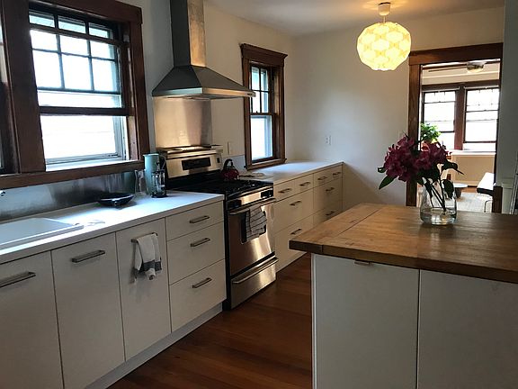 kitchen with eat-in bar area