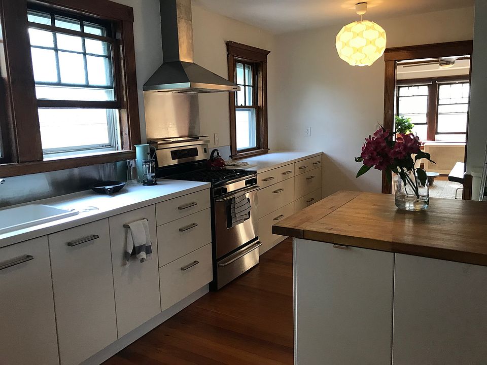 kitchen with eat-in bar area