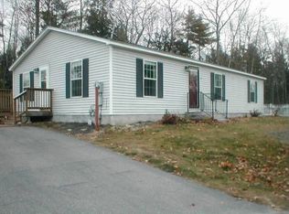 17 Sparrow Dr, Barrington, NH 03825