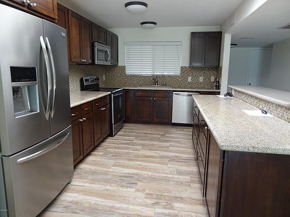 3rd image of 25227 S Glenburn Dr