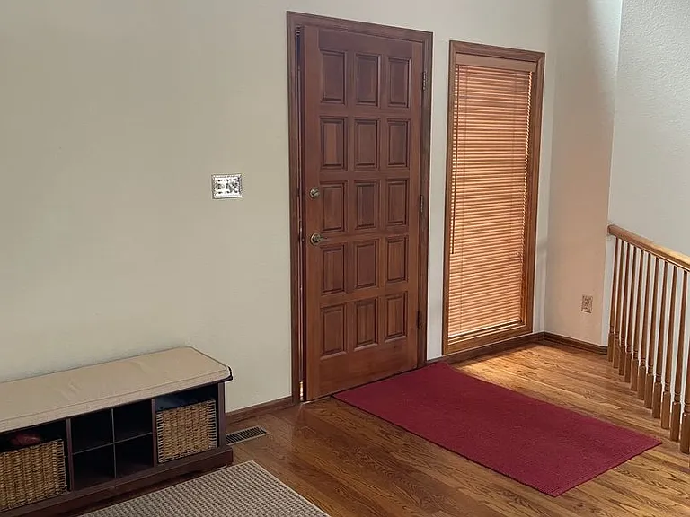 5045 Broadmoor Bluffs Dr — Photo 12