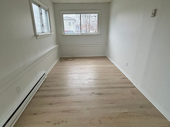 3rd image of 116-118 Church St #116B