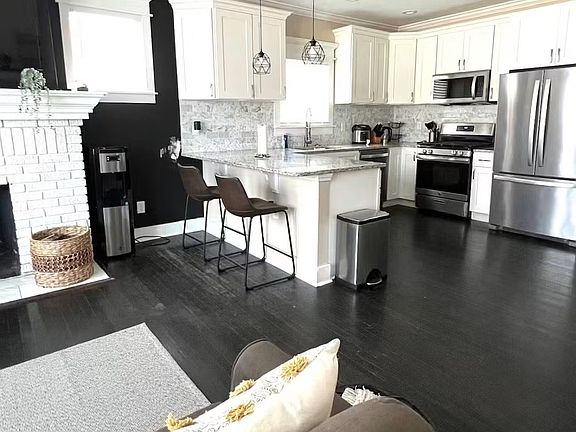 2nd image of 874 Dill Ave SW