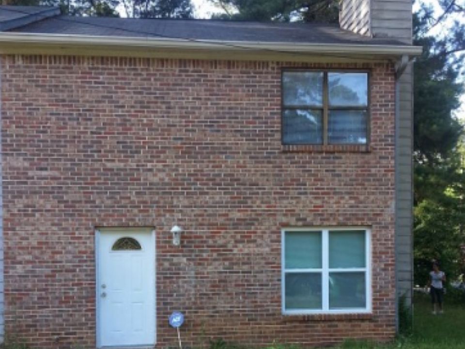 1st image of 2922 Lakemont Dr SW