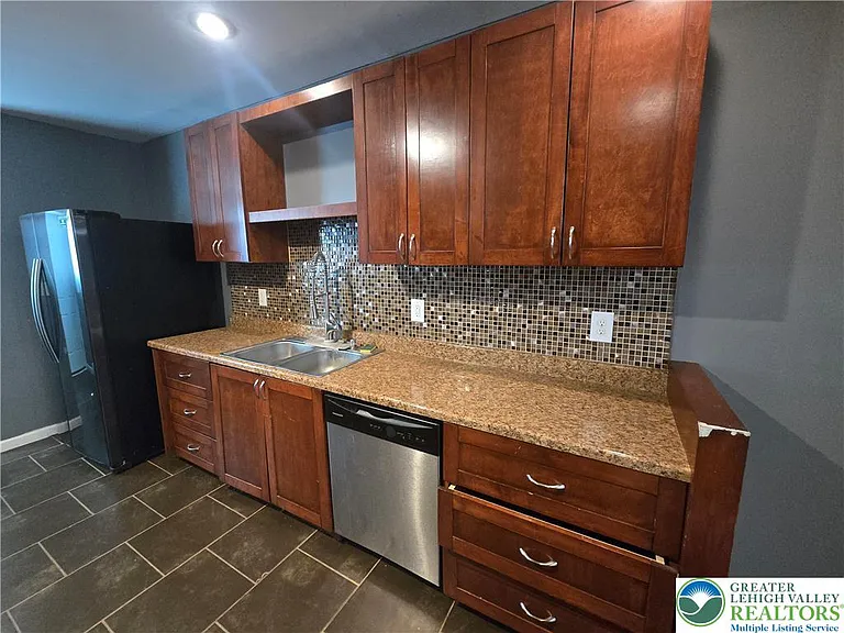 856 N 8th St — Photo 5
