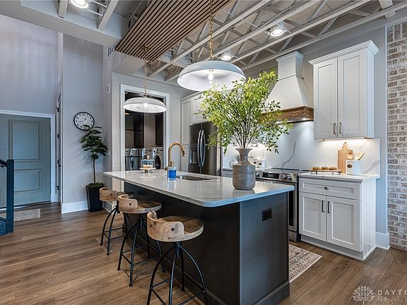 7th image of this home