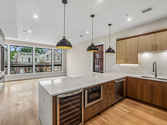 4th image of 78 Zabriskie St Floor 2