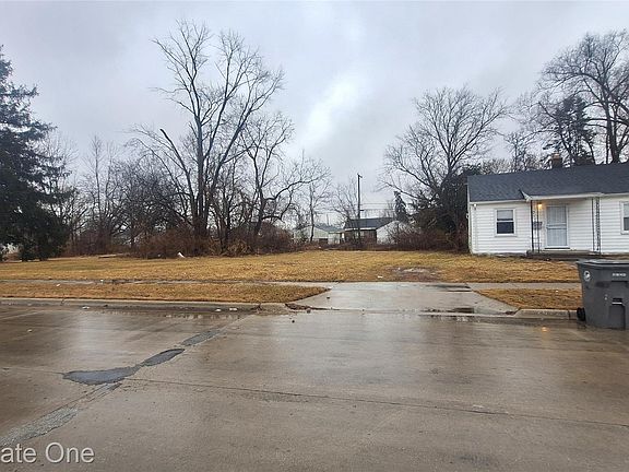 3rd image of 26725 Kean St