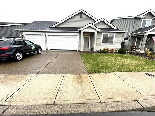 1361 NE Raymond Ln Photo 1