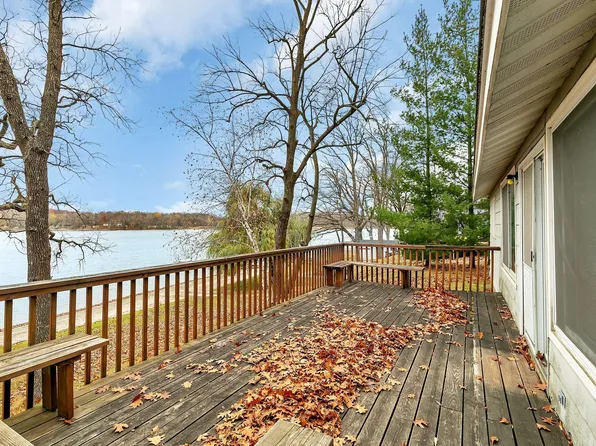 17857 Rice Lake Rd, Eden Valley, MN 55329