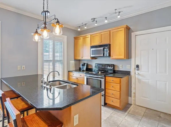 158 Cabot Street #2, Portsmouth, NH 03801