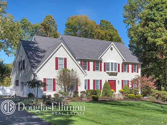 2nd image of 7 Mancini Dr